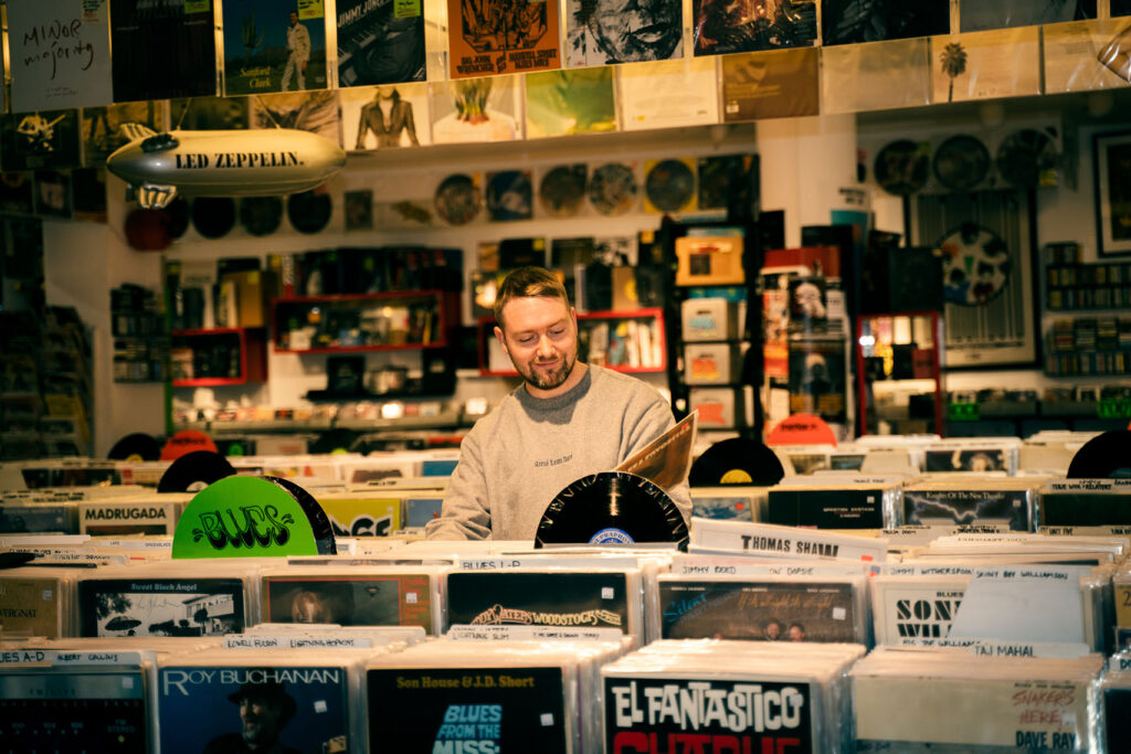 Ole-Birger Neergård graver i bunkene og har laget mye musikk i det anerkjente skjæringspunktet mellom hiphop og jazz de siste årene under navnet Ol’ Burger Beats. Vi snakker med ham i ukas remse.  Foto: Lydia Tefara